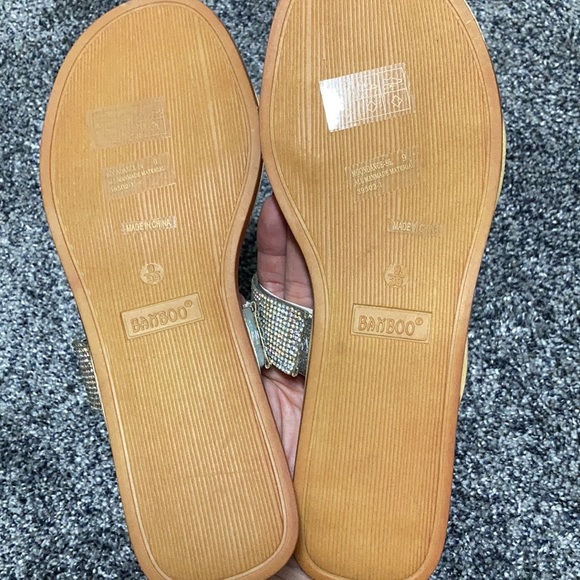 Never worn sandals - Picture 2 of 2